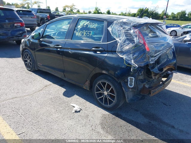Honda FIT LX 2015 3HGGK5H58FM109657 Image 3