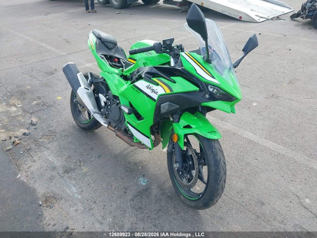 12689923 :رقم المزاد ، ML5EXGJ13SDA59084 vin ، 2025 Kawasaki Ex500 A/b مزاد بيع