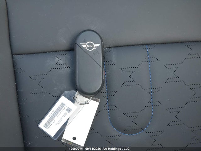 Mini COOPER COUNTRYMAN 2027 WMZ23GA09V7V94593 Image 11