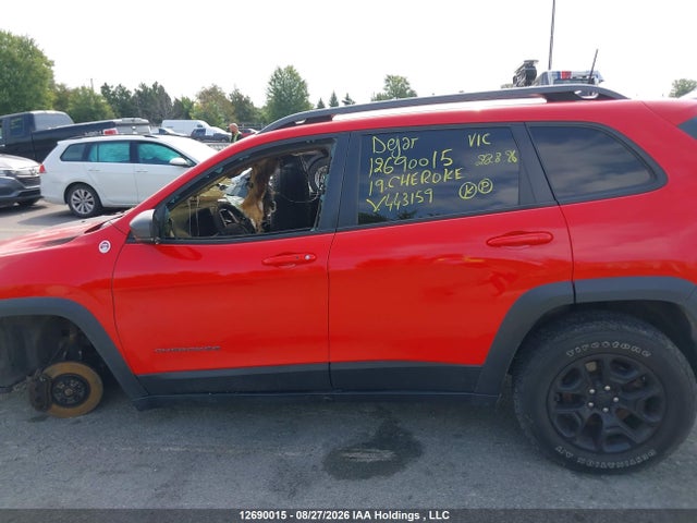 Продажа на аукционе авто 2019 Jeep Cherokee Trailhawk, vin: 1C4PJMBX2KD443159, номер лота: 12690015