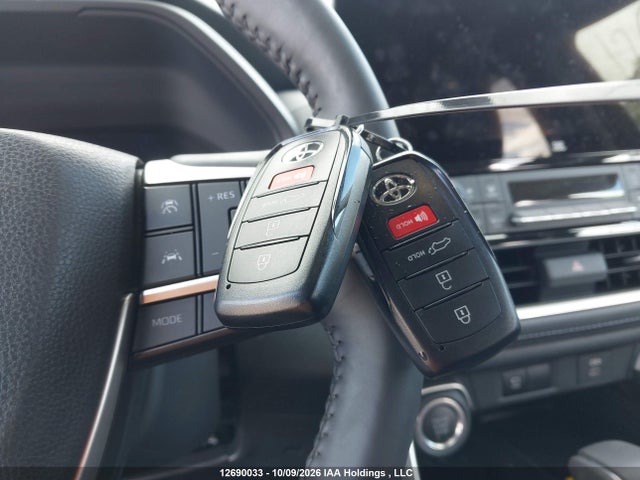 5TDAAAB55RS039340 Toyota Grand Highlander Limited/xle