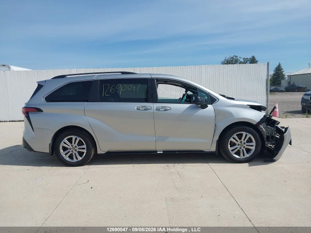 Продаж на аукціоні авто 2022 Toyota Sienna Le/xle/xse/limited/platinum, vin: 5TDGSKFC9NS053600, номер лоту: 12690047