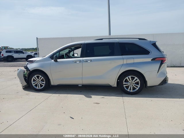 Продаж на аукціоні авто 2022 Toyota Sienna Le/xle/xse/limited/platinum, vin: 5TDGSKFC9NS053600, номер лоту: 12690047