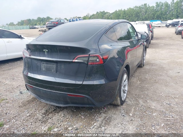 2024 Tesla Model Y Long Range/rwd მანქანა იყიდება აუქციონზე, vin: 7SAYGDEDXRF990111, აუქციონის ნომერი: 12690064
