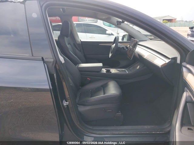 2024 Tesla Model Y Long Range/rwd მანქანა იყიდება აუქციონზე, vin: 7SAYGDEDXRF990111, აუქციონის ნომერი: 12690064