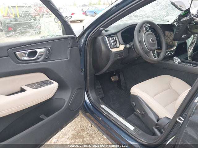 Volvo XC60 PLUS 2026 YV4M12RC6T1466163 Image 17