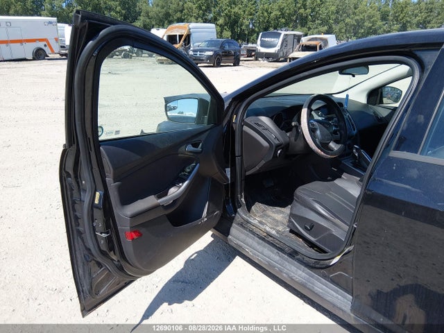 Ford FOCUS SE 2014 1FADP3F22EL124693 Image 20