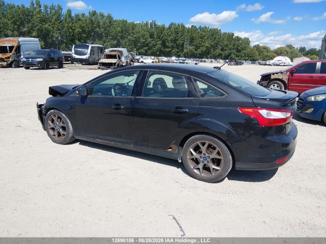 Ford FOCUS SE 2014 1FADP3F22EL124693 Image 3