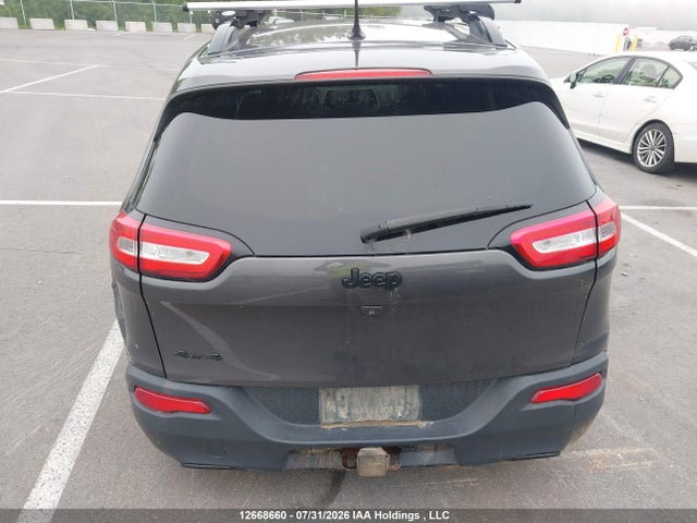 1C4PJMAS1GW356998 Jeep Cherokee Sport