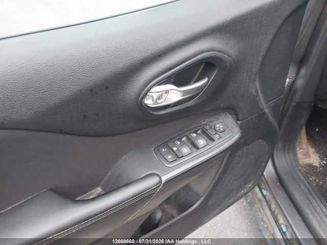 1C4PJMAS1GW356998 Jeep Cherokee Sport