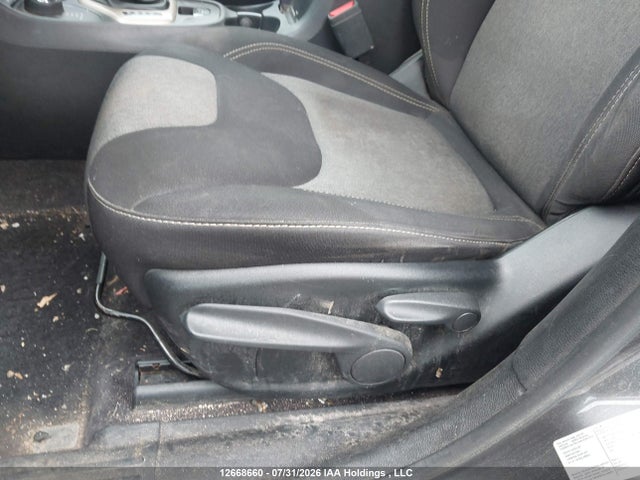 1C4PJMAS1GW356998 Jeep Cherokee Sport