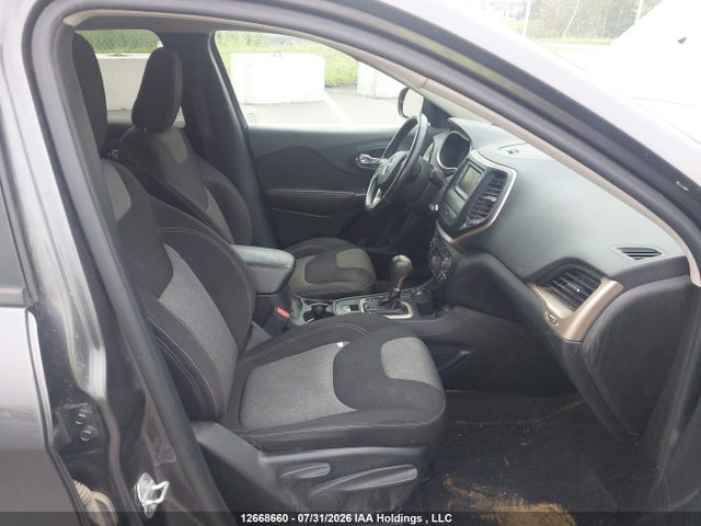 1C4PJMAS1GW356998 Jeep Cherokee Sport