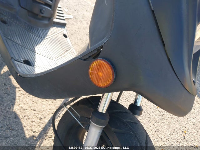 12690182 :رقم المزاد ، RFLDC0513NA007745 vin ، 2022 Adly Scooter مزاد بيع