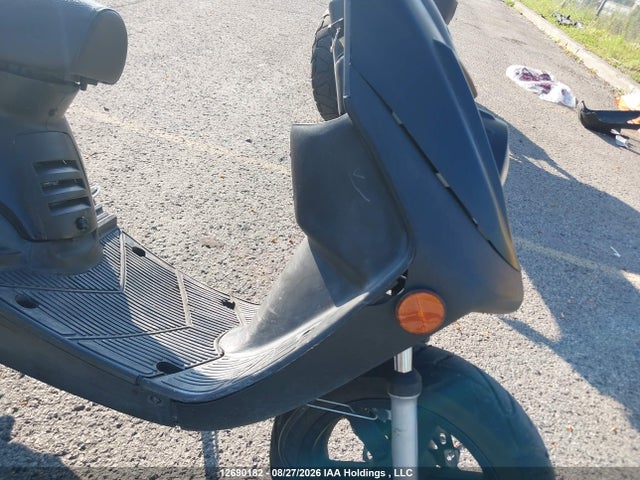 12690182 :رقم المزاد ، RFLDC0513NA007745 vin ، 2022 Adly Scooter مزاد بيع