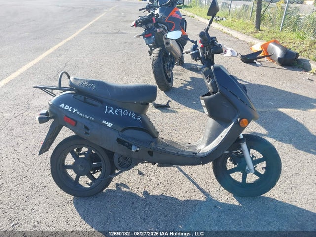 12690182 :رقم المزاد ، RFLDC0513NA007745 vin ، 2022 Adly Scooter مزاد بيع