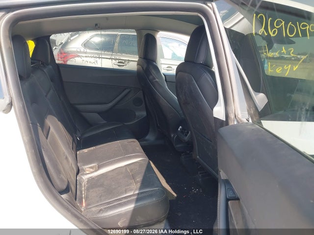 Tesla Model Y 2022 7SAYGDEE9NF466659 Image 8