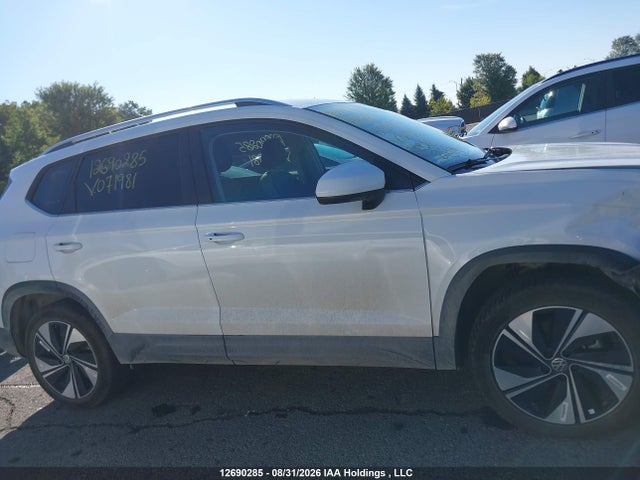 Volkswagen TAOS SE 2025 3VVUC7B26SM071981 Image 12