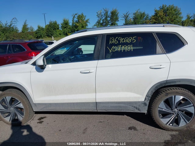 Volkswagen TAOS SE 2025 3VVUC7B26SM071981 Image 13