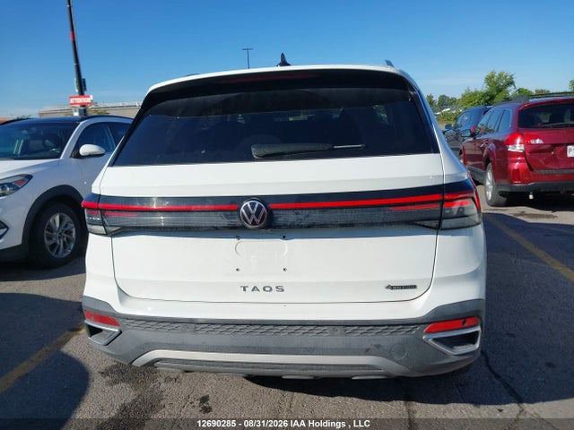 Volkswagen TAOS SE 2025 3VVUC7B26SM071981 Image 15