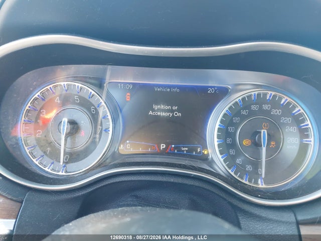 Продажа на аукционе авто 2016 Chrysler 300c Platinum, vin: 2C3CCASG3GH100463, номер лота: 12690318