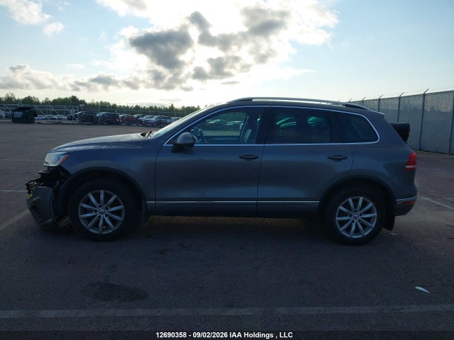 Продаж на аукціоні авто 2015 Volkswagen Touareg 3.6l Comfortline/3.6l Execline/3.6l Highline/3.6l Sportline, vin: WVGEF9BP1FD006549, номер лоту: 12690358