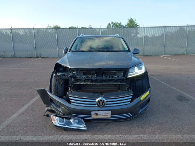 Продаж на аукціоні авто 2015 Volkswagen Touareg 3.6l Comfortline/3.6l Execline/3.6l Highline/3.6l Sportline, vin: WVGEF9BP1FD006549, номер лоту: 12690358