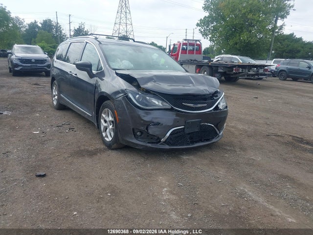 Продажа на аукционе авто 2017 Chrysler Pacifica Touring L Plus, vin: 2C4RC1EG9HR553886, номер лота: 12690368