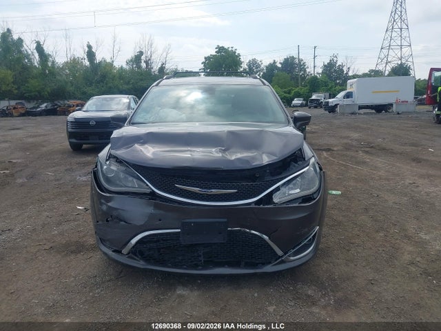 Продажа на аукционе авто 2017 Chrysler Pacifica Touring L Plus, vin: 2C4RC1EG9HR553886, номер лота: 12690368