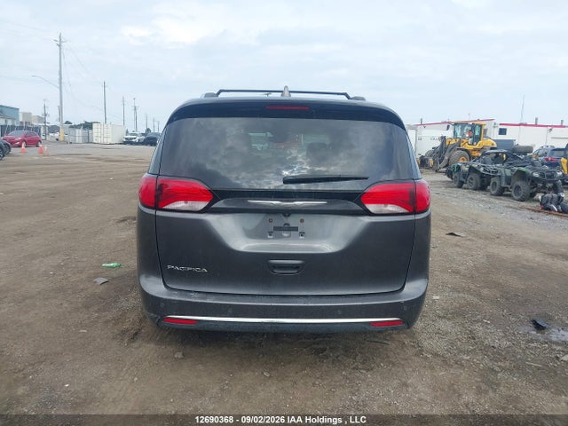 Продажа на аукционе авто 2017 Chrysler Pacifica Touring L Plus, vin: 2C4RC1EG9HR553886, номер лота: 12690368