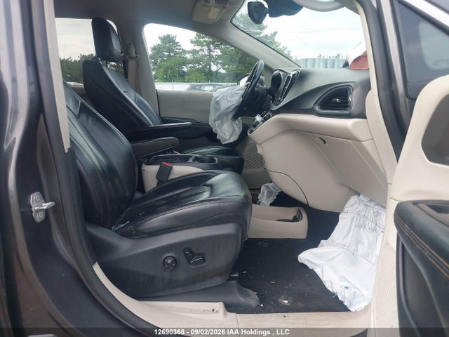 Продажа на аукционе авто 2017 Chrysler Pacifica Touring L Plus, vin: 2C4RC1EG9HR553886, номер лота: 12690368