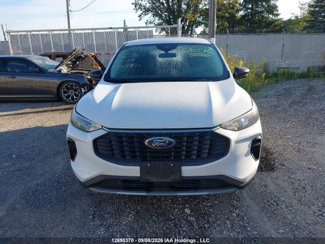 1FMCU0GN0PUA60586 Ford Escape Active