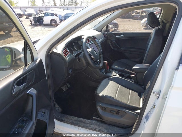12690415 :رقم المزاد ، 3VV2B7AX9MM158090 vin ، 2021 Volkswagen Tiguan Se/se R-line Black/sel مزاد بيع