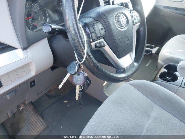 5TDJK3DC5FS095729 Toyota Sienna Le 7 Passenger
