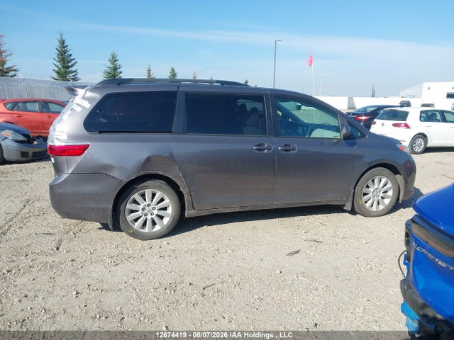 5TDJK3DC5FS095729 Toyota Sienna Le 7 Passenger