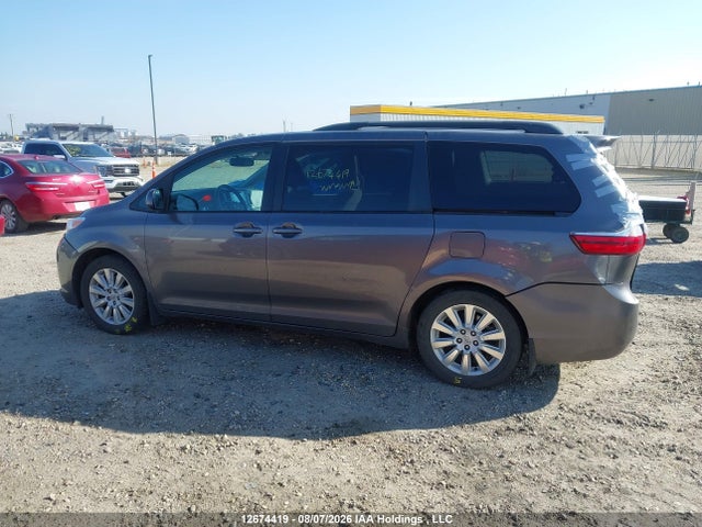 5TDJK3DC5FS095729 Toyota Sienna Le 7 Passenger