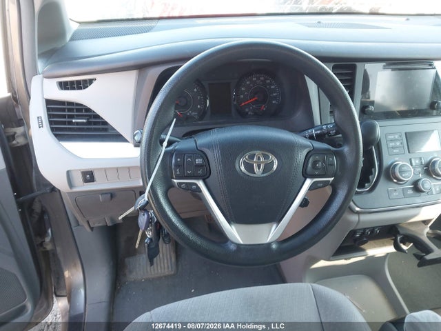 5TDJK3DC5FS095729 Toyota Sienna Le 7 Passenger
