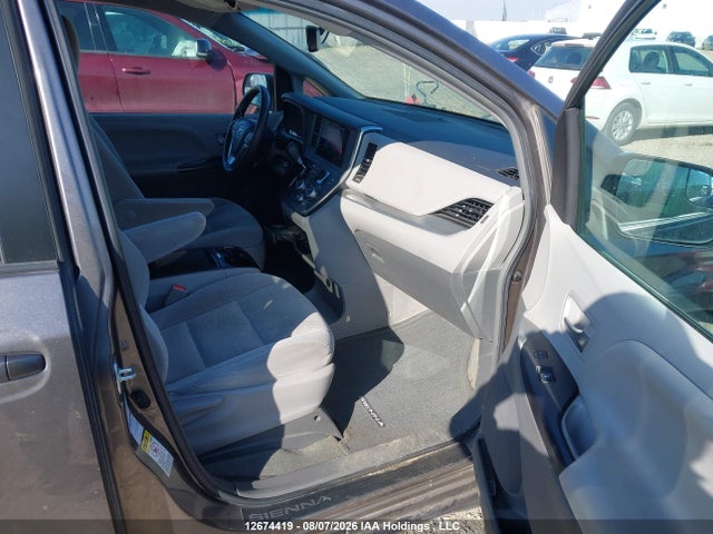 5TDJK3DC5FS095729 Toyota Sienna Le 7 Passenger