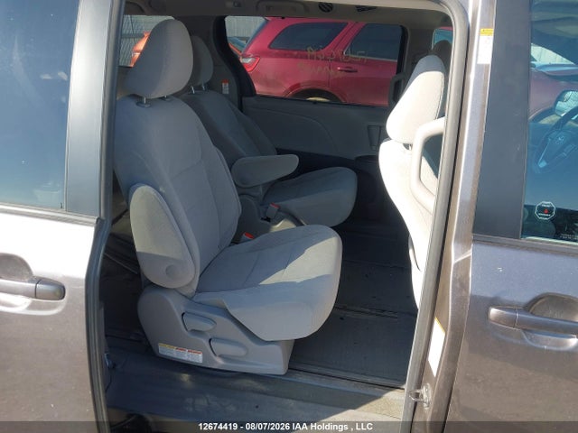 5TDJK3DC5FS095729 Toyota Sienna Le 7 Passenger