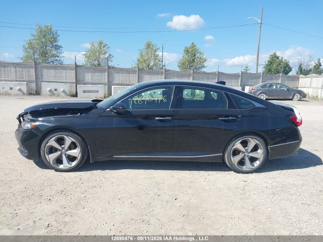 Honda Accord Touring 2018 1HGCV1F97JA804772 Image 15