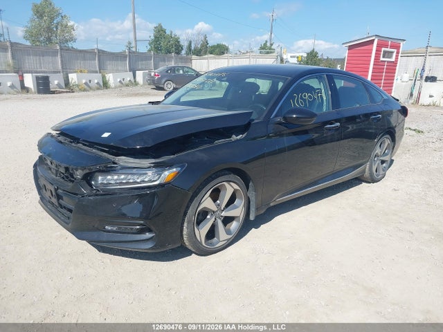 Honda Accord Touring 2018 1HGCV1F97JA804772 Image 2