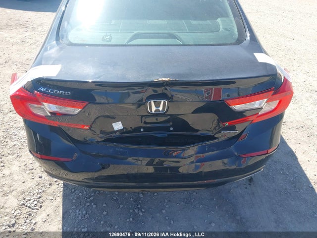 Honda Accord Touring 2018 1HGCV1F97JA804772 Image 21