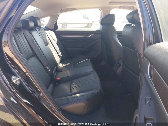 Honda Accord Touring 2018 1HGCV1F97JA804772 Image 8
