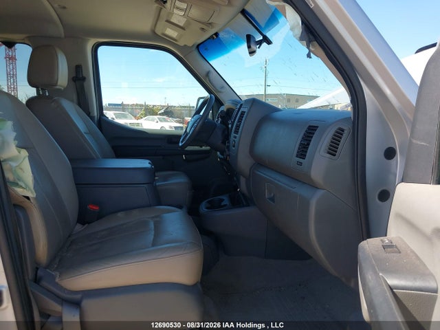 2020 Nissan Nv Passenger Nv3500 Hd Sl V8/sv V8 მანქანა იყიდება აუქციონზე, vin: 5BZAF0AA1LN850513, აუქციონის ნომერი: 12690530
