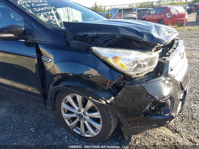 1FMCU9J98HUD60829 Ford Escape Titanium