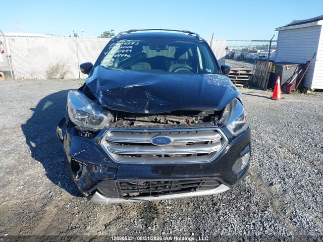 1FMCU9J98HUD60829 Ford Escape Titanium