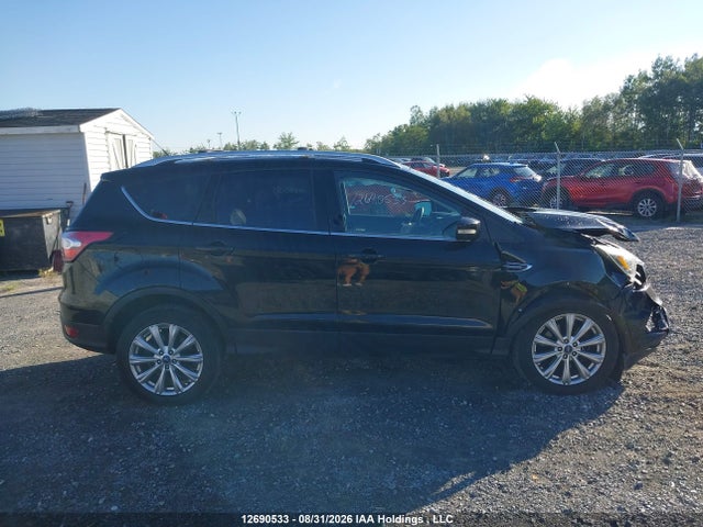1FMCU9J98HUD60829 Ford Escape Titanium