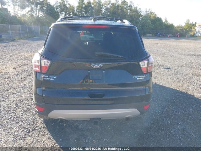 1FMCU9J98HUD60829 Ford Escape Titanium