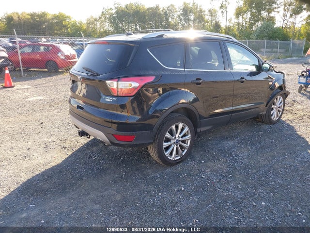 1FMCU9J98HUD60829 Ford Escape Titanium