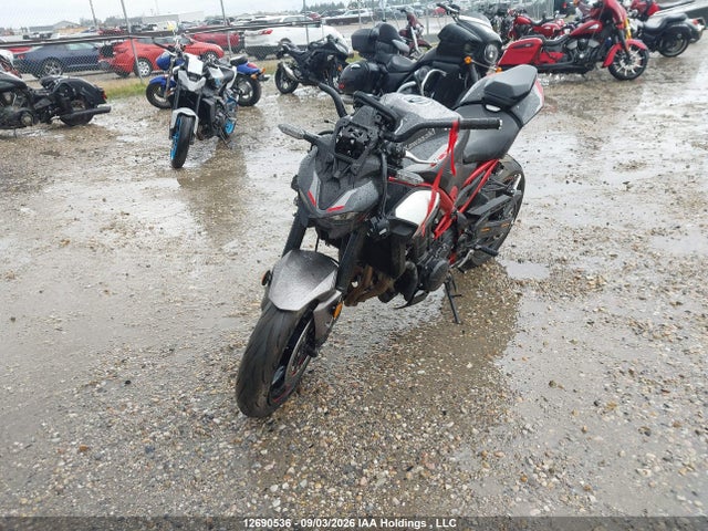 ML5ZRDS13SDA05681 Kawasaki Zr900 S