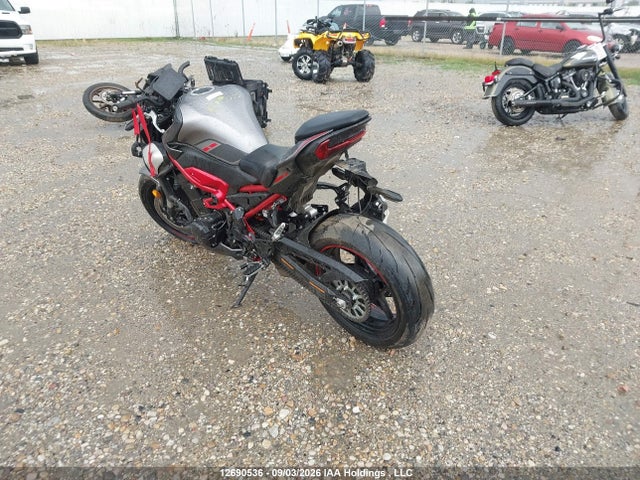 ML5ZRDS13SDA05681 Kawasaki Zr900 S
